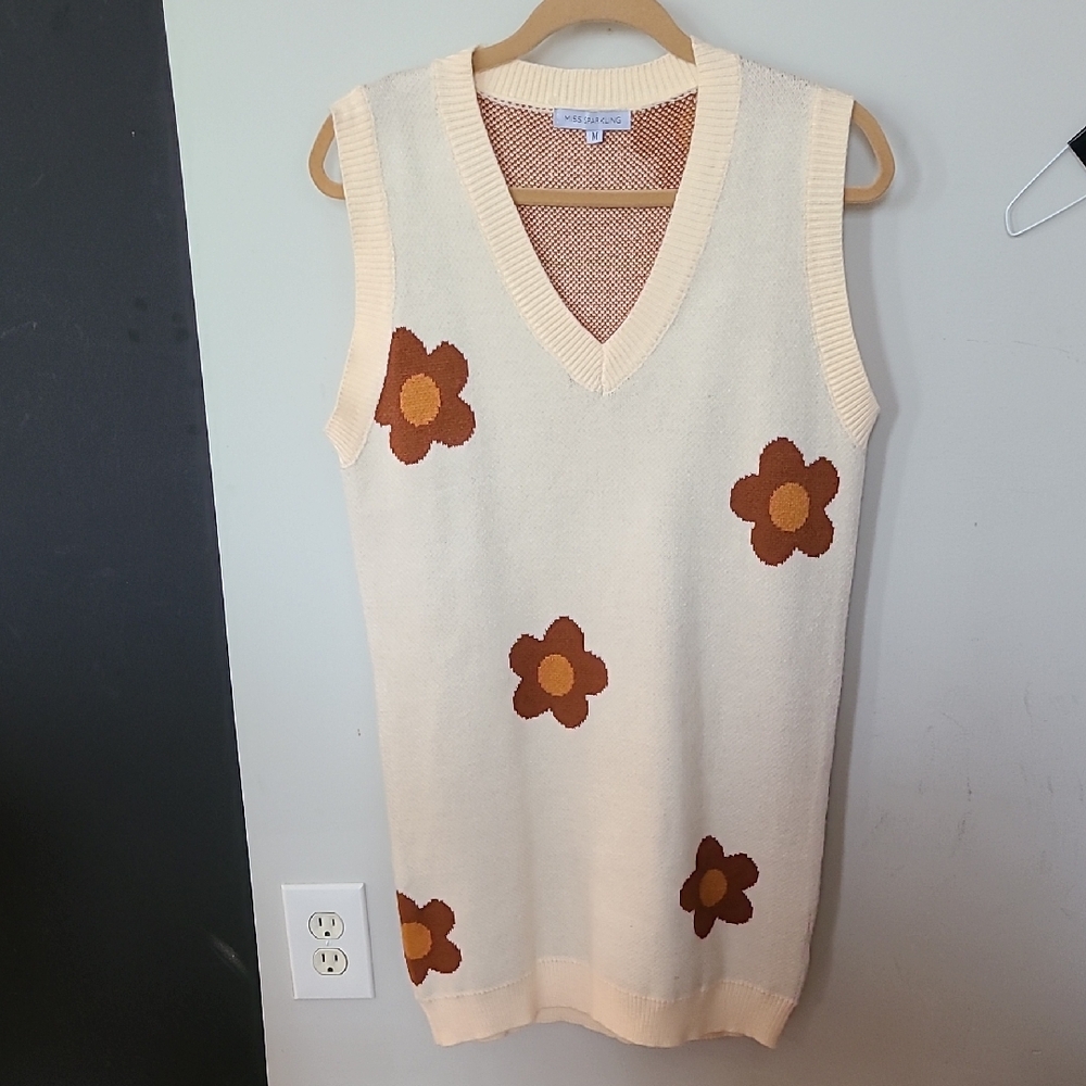 Miss Sparkling Floral Cream Sweater Dress Size Medium